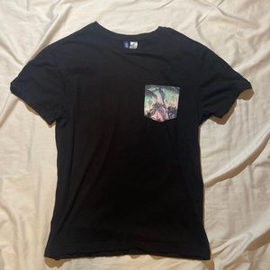 Black tee shirt